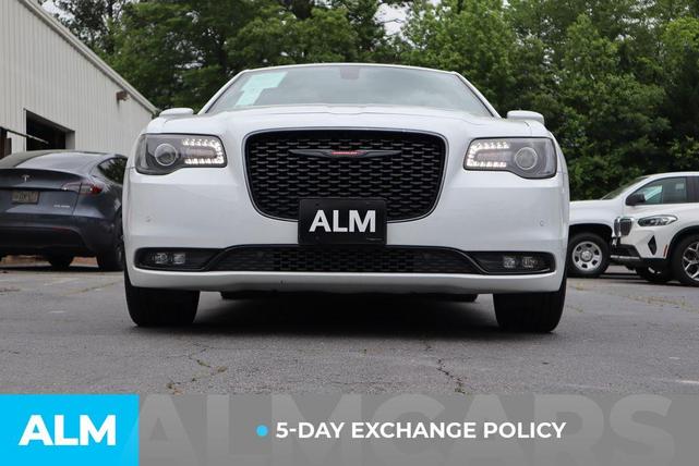 2022 chrysler 300 s