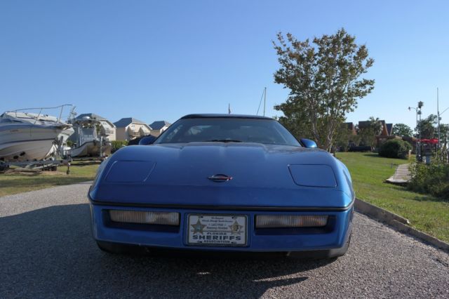 1987 corvette looks awesome - runs great - air blows cold - american classic