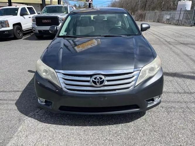 2011 toyota avalon sedan 4d in peabody, massachusetts