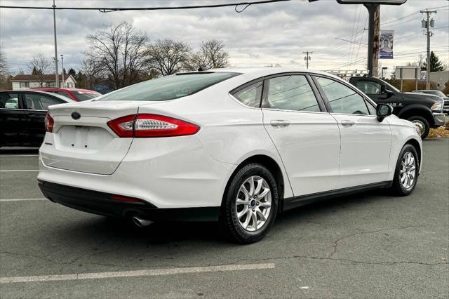 2015 ford fusion se