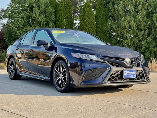 2022 toyota camry se
