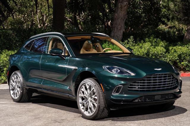 2021 aston martin dbx
