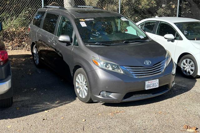 2017 toyota sienna limited