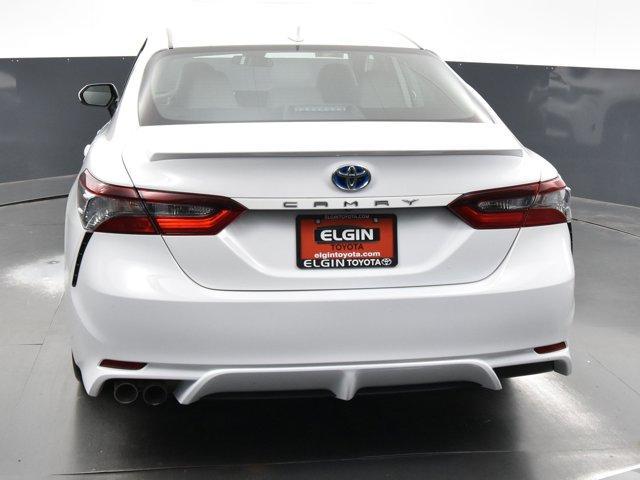 2021 toyota camry hybrid se