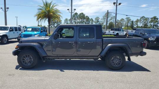 2024 Jeep Gladiator