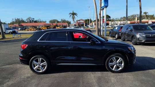 2022 Audi Q3