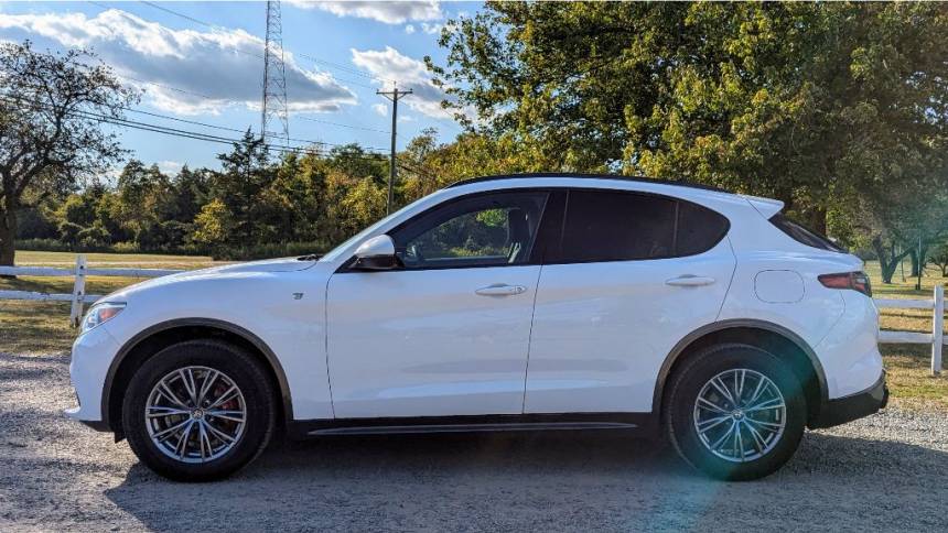 2022 alfa romeo stelvio ti