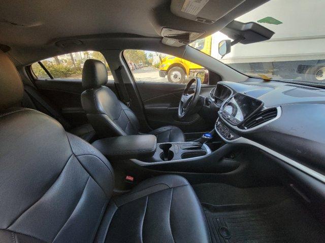 2017 chevrolet volt lt
