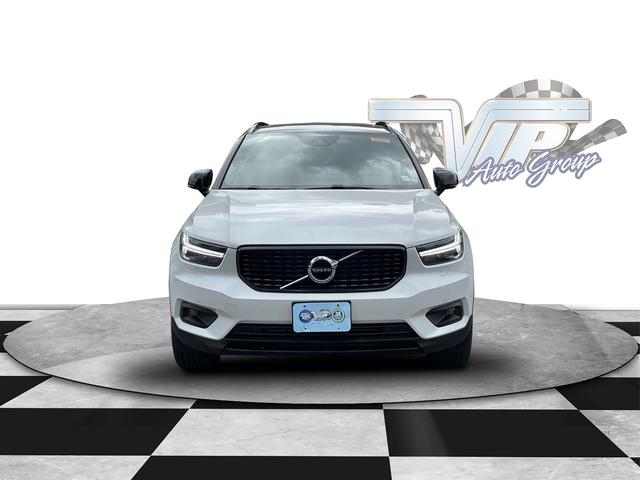 2022 volvo xc40 r-design