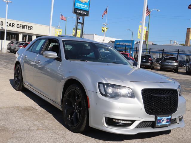 2022 chrysler 300 touring