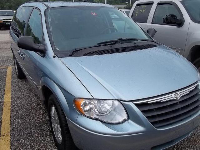 2005 chrysler town & country touring for sale in south burlington, vermont