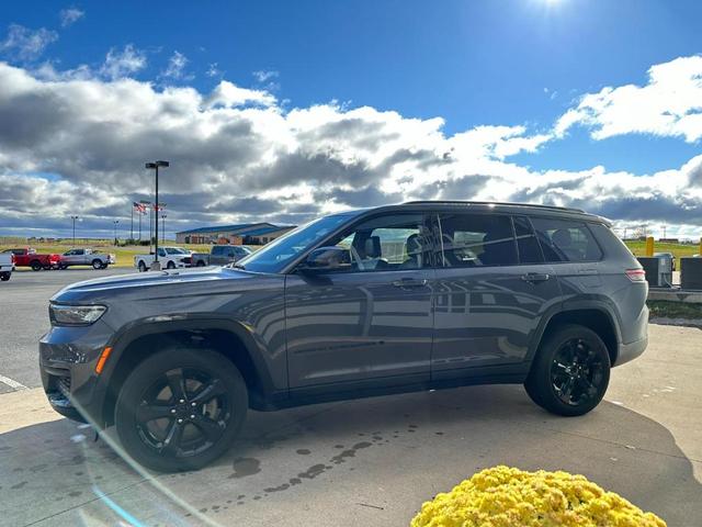 2023 jeep grand cherokee l laredo