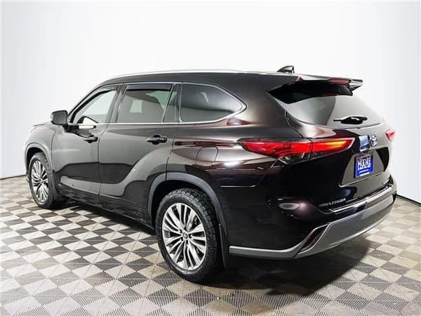 2022 toyota highlander hybrid in denver, colorado