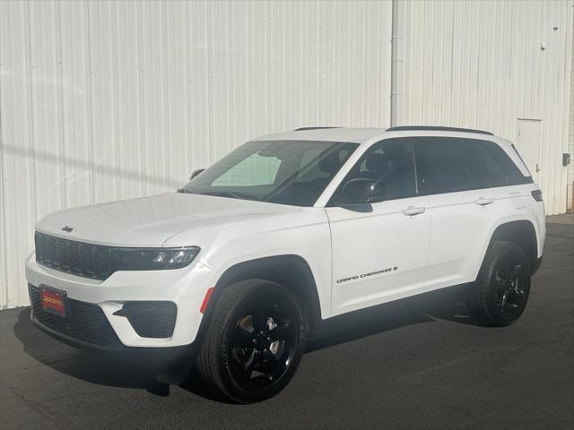 2023 jeep grand cherokee altitude