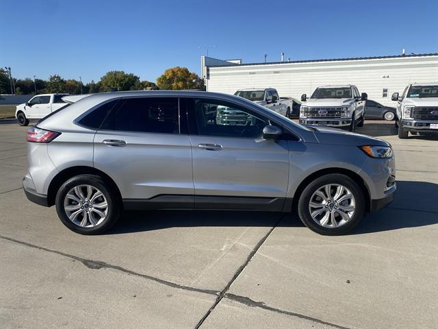 2022 ford edge titanium