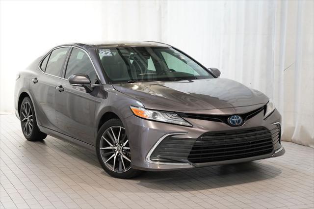 2022 toyota camry hybrid xle