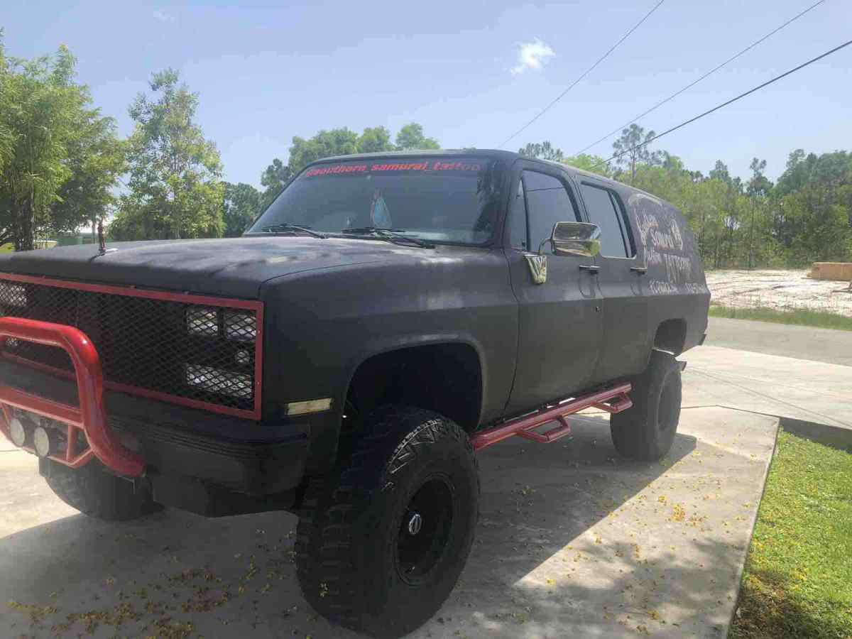 1989 chevrolet v1500 suburban suv black 4wd automatic v1500