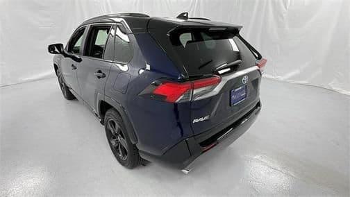 2020 toyota rav4 hybrid se in janesville, wisconsin