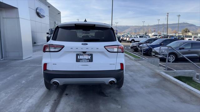 2022 ford escape se