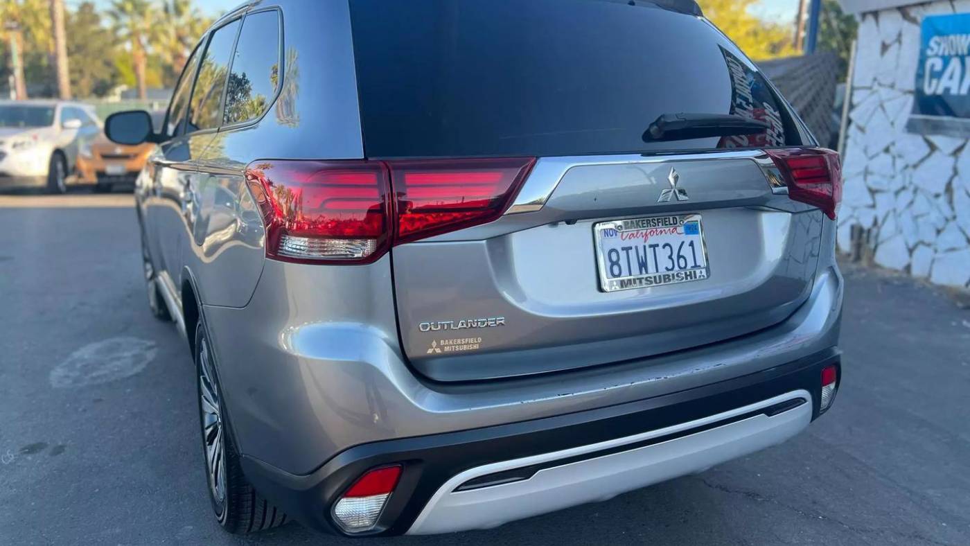 2020 mitsubishi outlander es