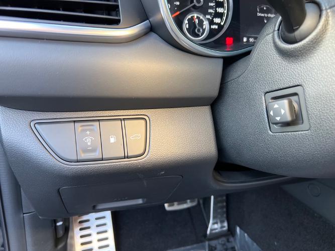 new 2023 genesis g70 2.0t