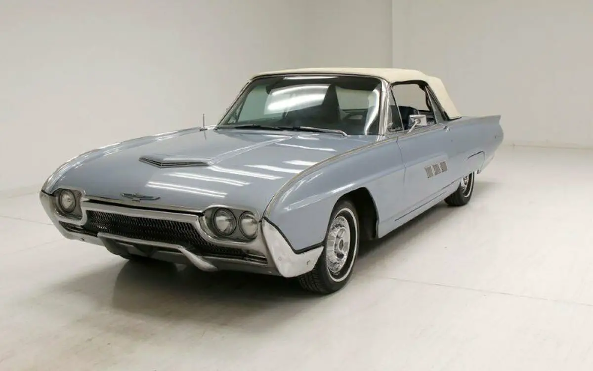 390ci 4bbl 3-speed/convertible top/two tone interior/jet age classic styling