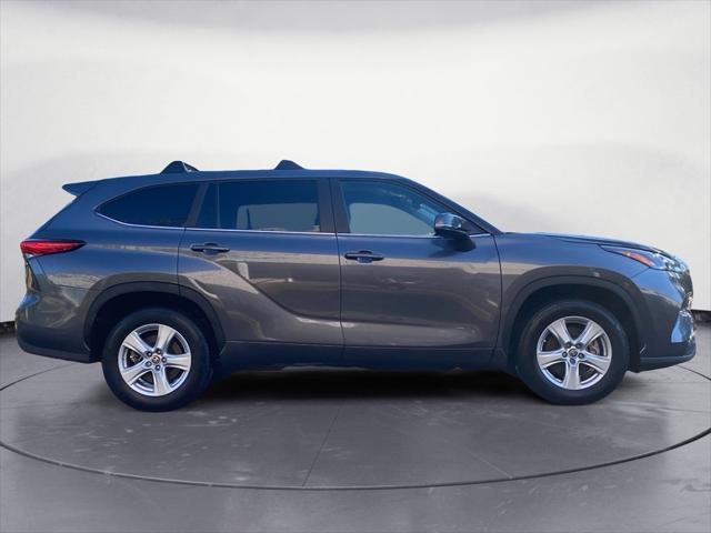 2023 toyota highlander l