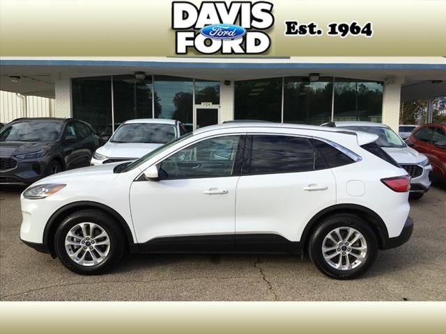 2020 ford escape se