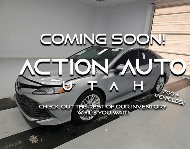 2020 toyota camry hybrid xle