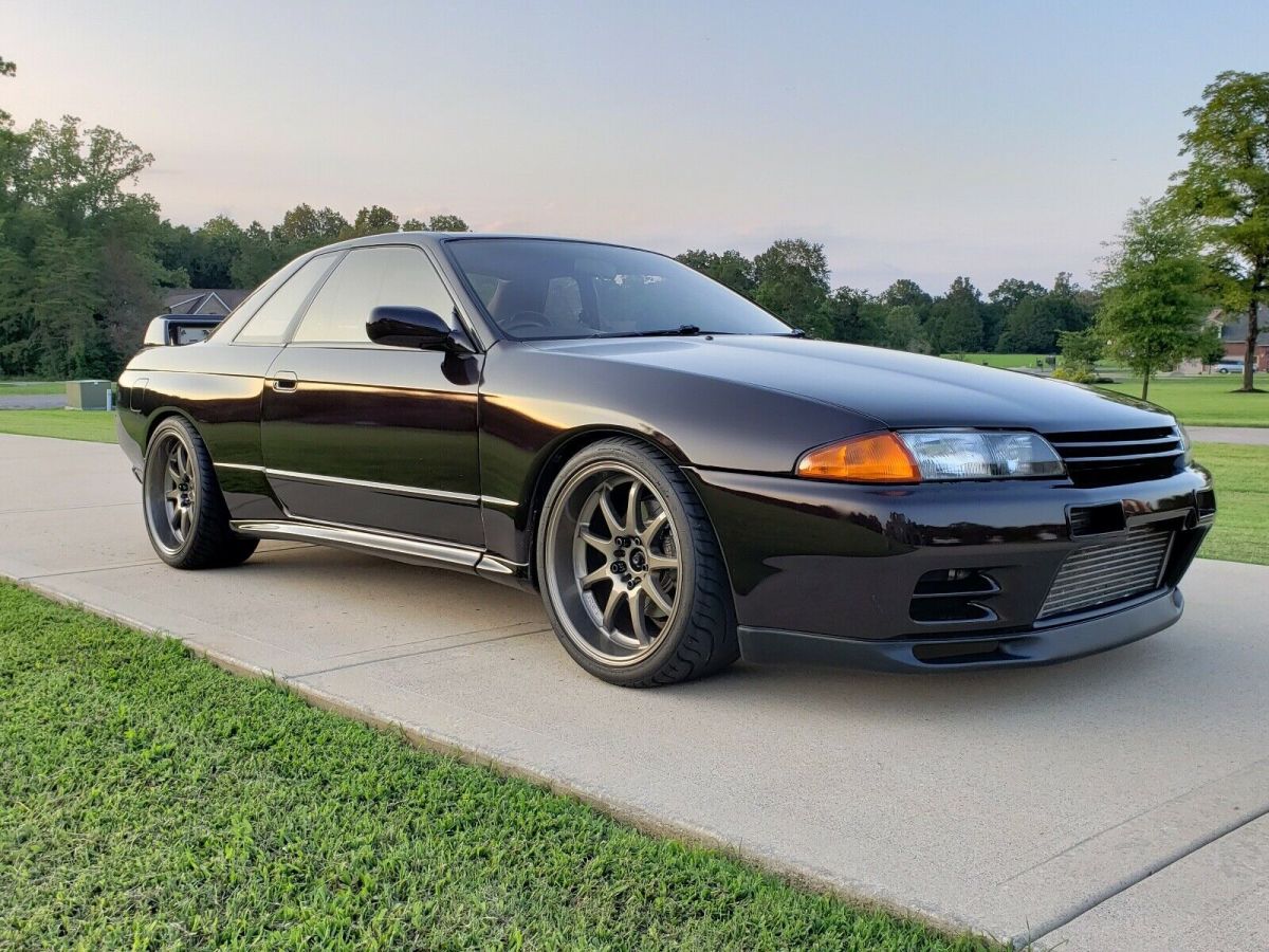 1980 nissan skyline sportscar red gtr