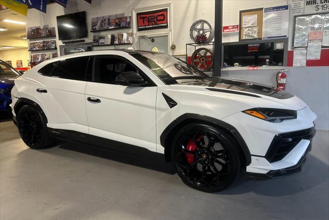 2023 lamborghini urus performante