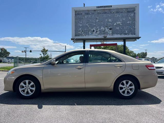 2011 toyota camry le