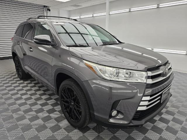 2018 toyota highlander le
