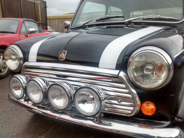 mini 30th anniversary commemorative model with leather. lhd or rhd no reserve