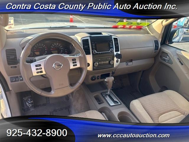 2016 nissan frontier sv