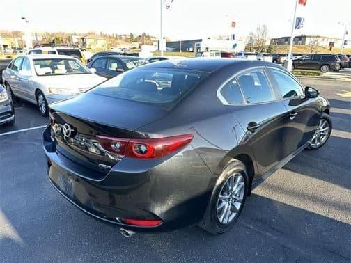 2022 mazda mazda3 2.0 fwd in waukesha, wisconsin
