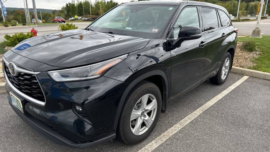 2021 toyota highlander le