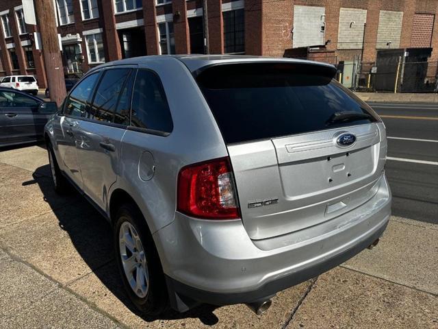 2014 ford edge se