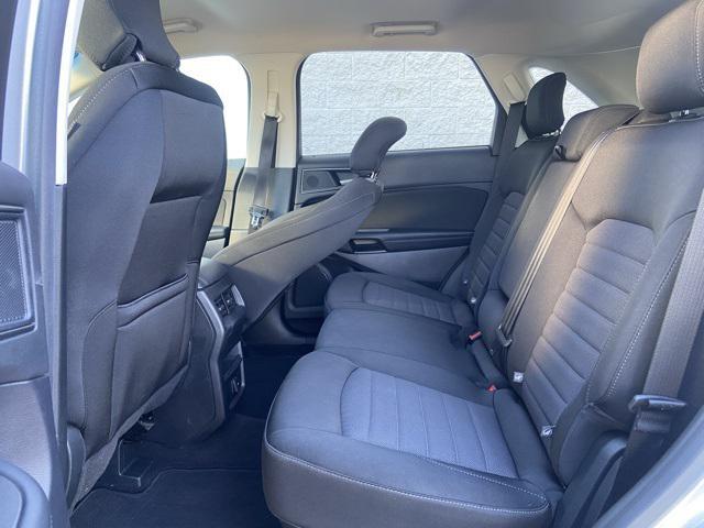 2019 ford edge se