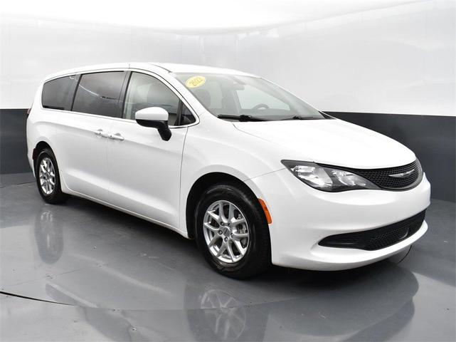 2022 chrysler voyager lx