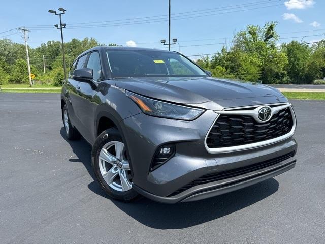 2024 toyota highlander le