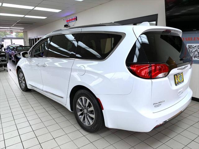 2020 chrysler pacifica touring-l plus