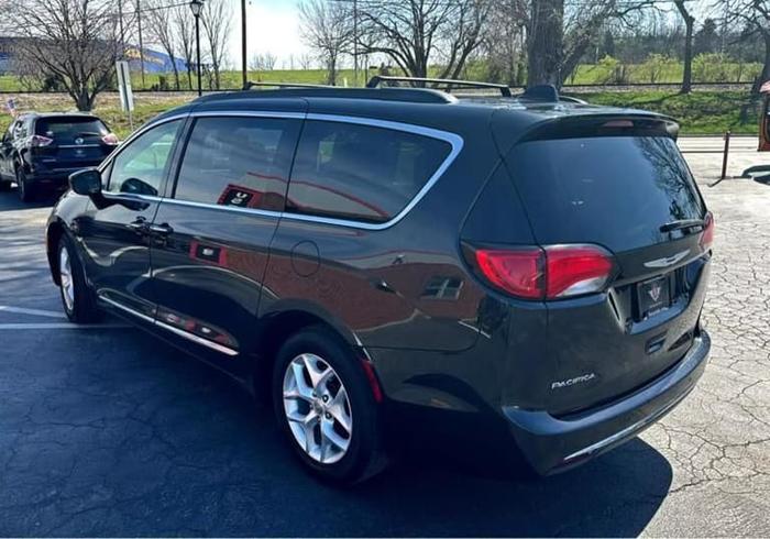 2017 chrysler pacifica touring-l minivan 4d in overland park, kansas