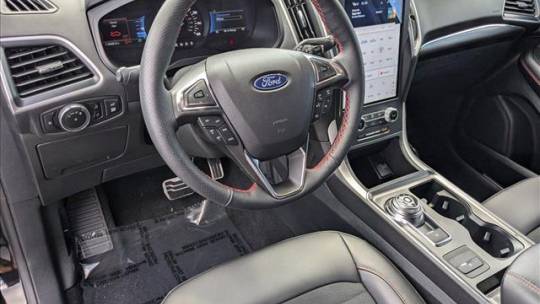 2024 Ford Edge activex trimmed heated bucket seats