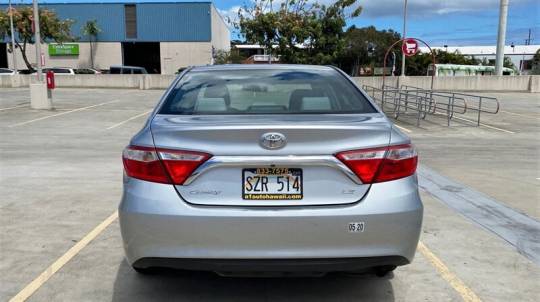 2017 toyota camry le
