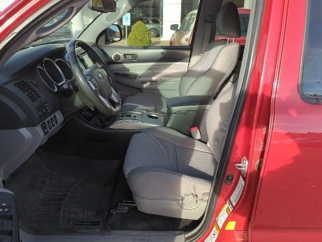 2013 toyota tacoma base