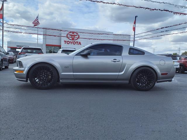 2008 ford mustang base