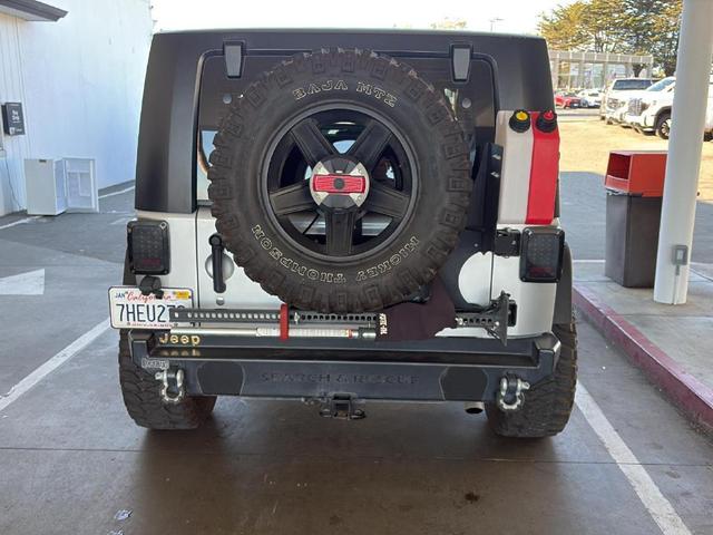 2012 jeep wrangler sahara