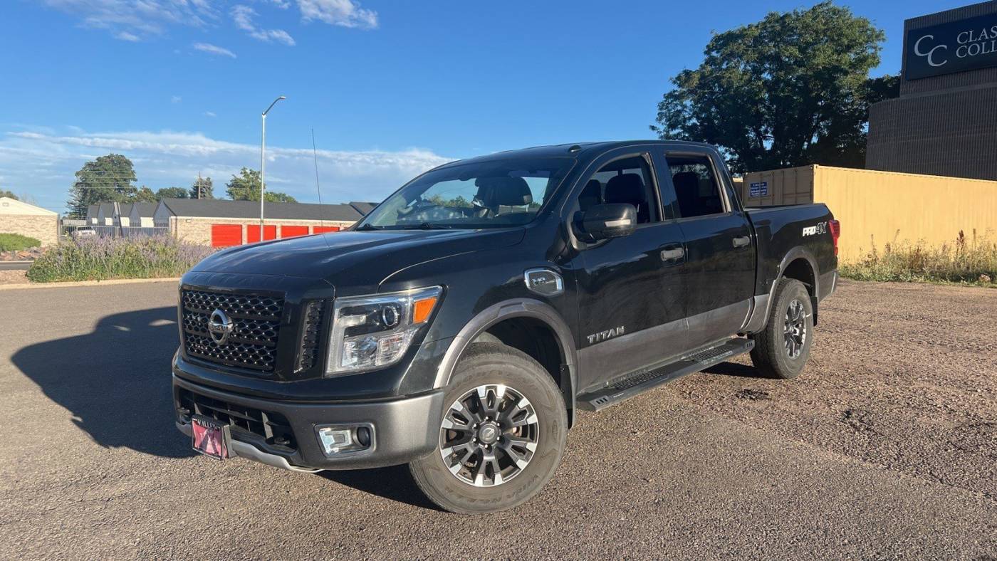 2017 nissan titan pro-4x