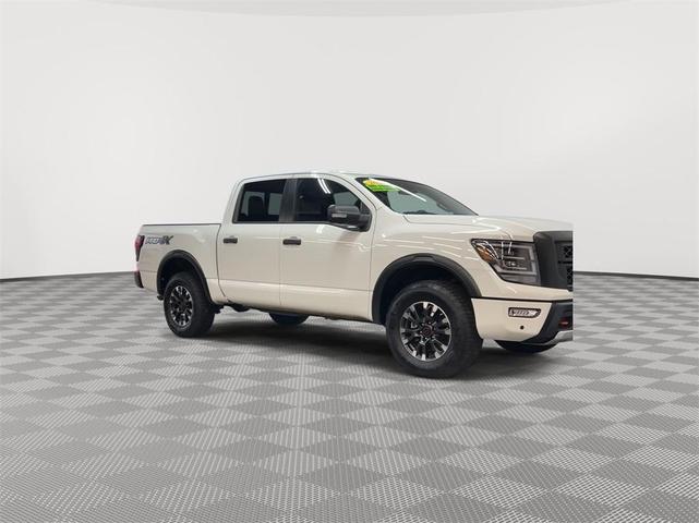 2024 nissan titan pro-4x